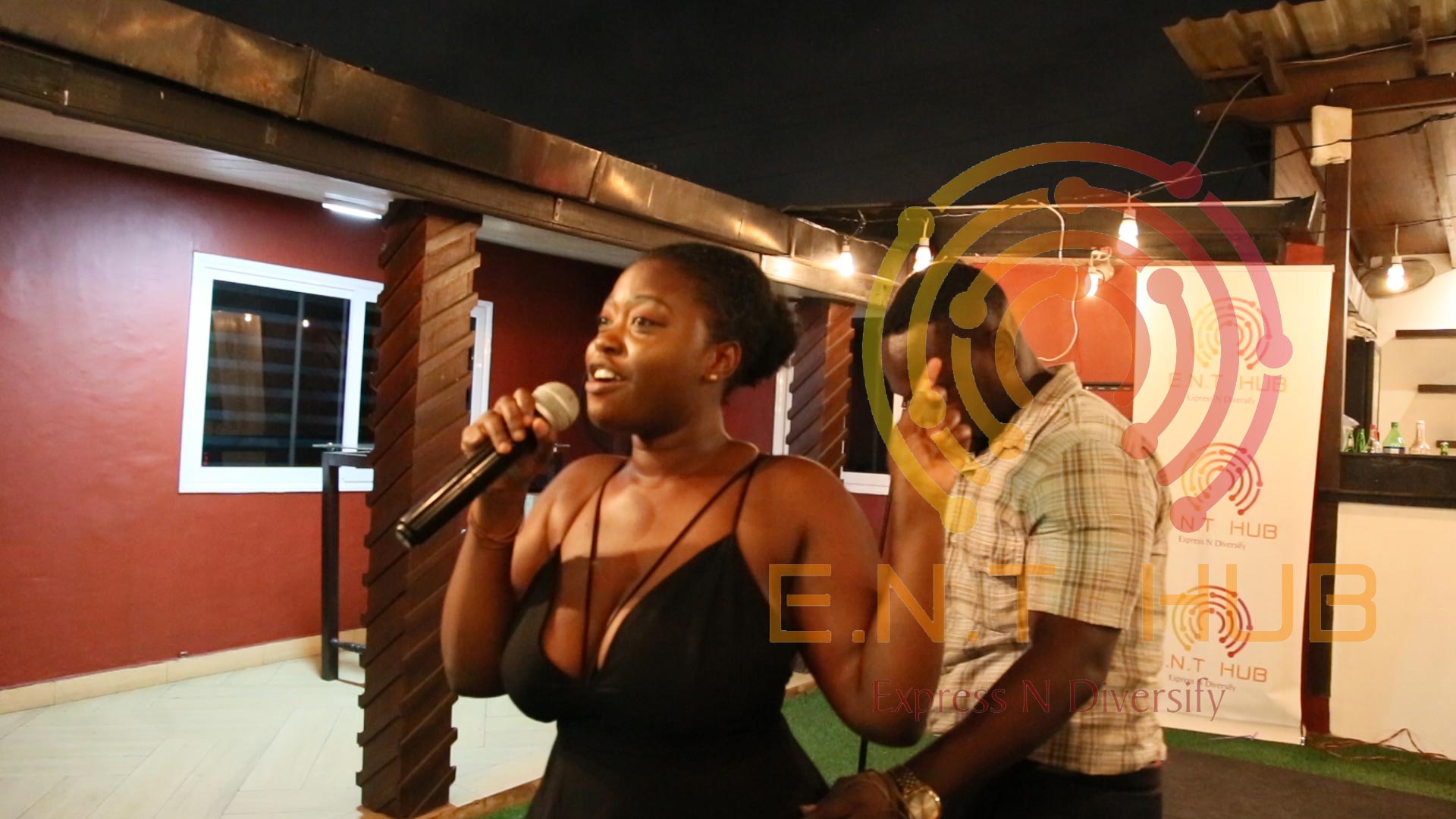 Alexis Laura’s E.N.T Hub delivers on Open Mic Night